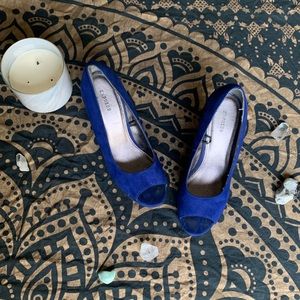 faux suede peep toe wedges 💙🌌✨